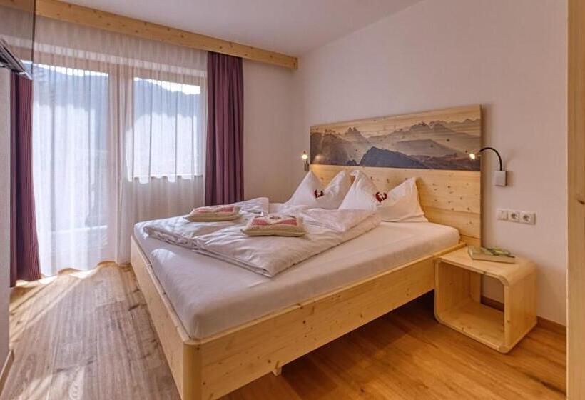 تختخواب و صبحانه Garni Appartments Helvetia