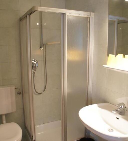 Bed and Breakfast Pension Pernthaler
