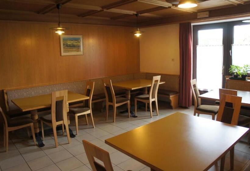 Bed and Breakfast Pension Pernthaler