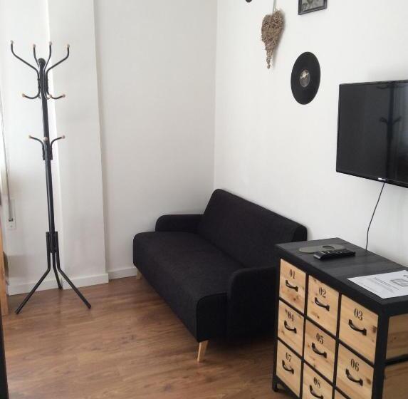 تختخواب و صبحانه Riva City View