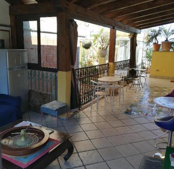 تختخواب و صبحانه Villa Felice