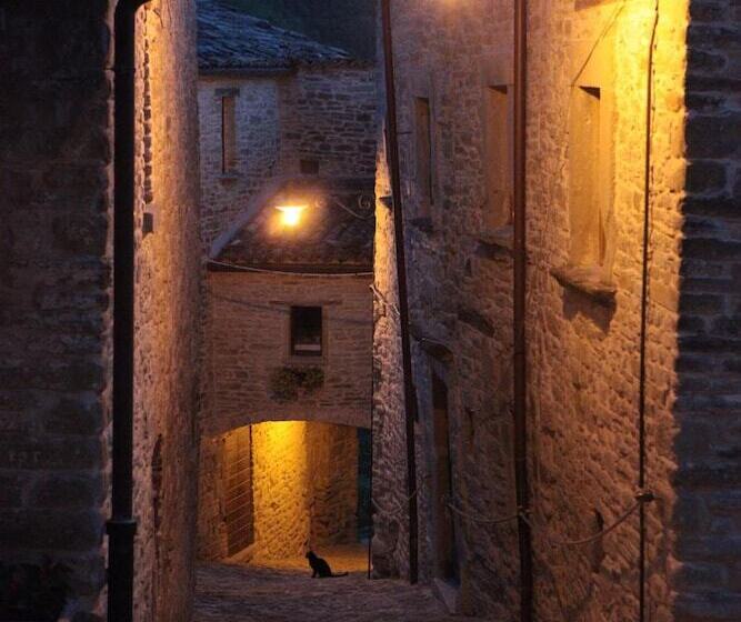 فندق Agriturismo Biologico Castello Della Pieve
