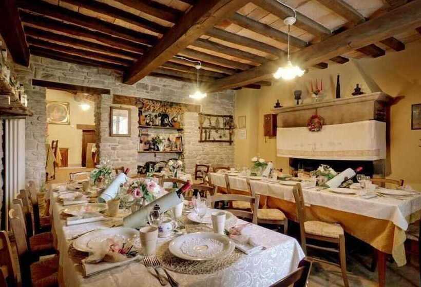 فندق Agriturismo Biologico Castello Della Pieve