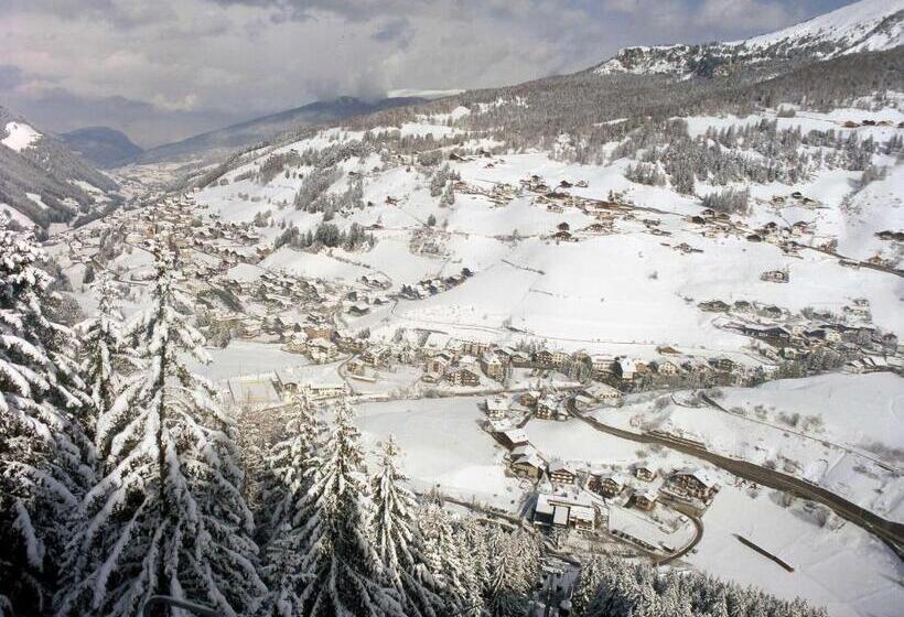 هتل Garni Le Chalet