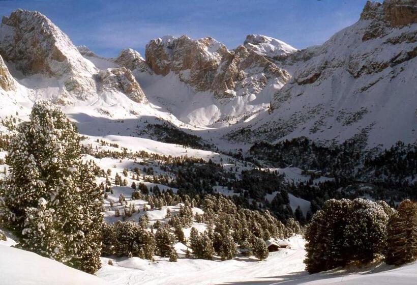 هتل Garni Le Chalet
