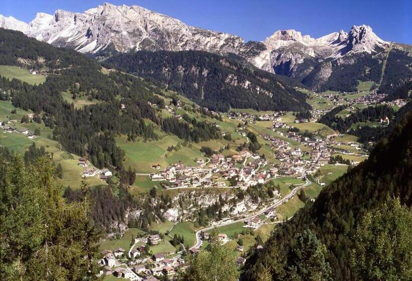 هتل Garni Le Chalet