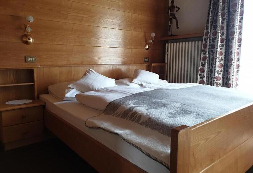 هتل Garni Le Chalet