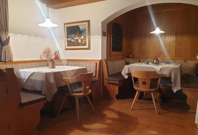 هتل Garni Le Chalet