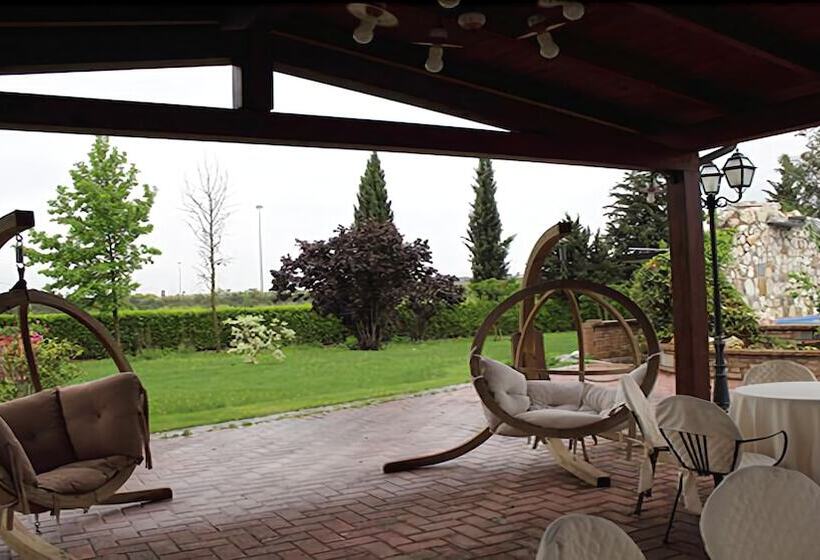 فندق Relais Madonna Di Campagna