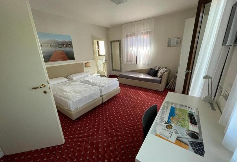 هتل Villa Nadia