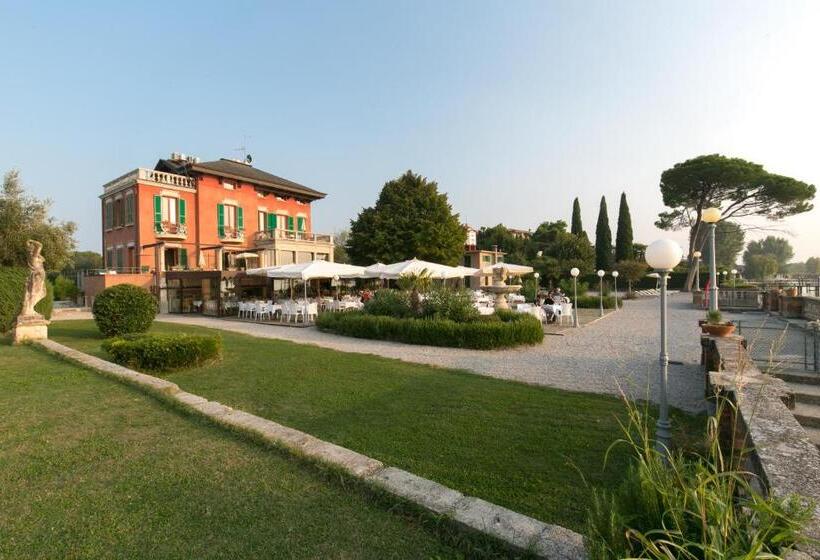 هتل Villa Pioppi