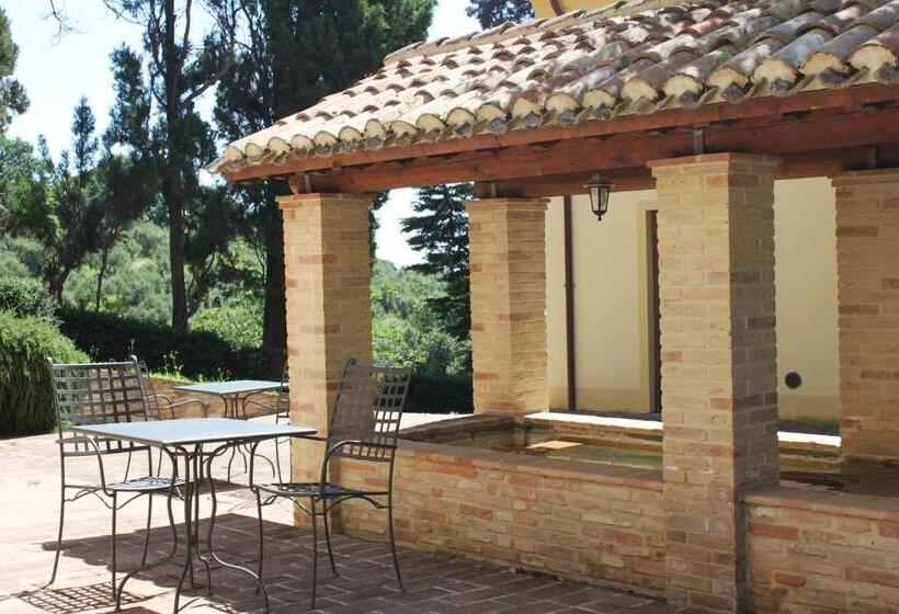 هتل Villa Rinalducci