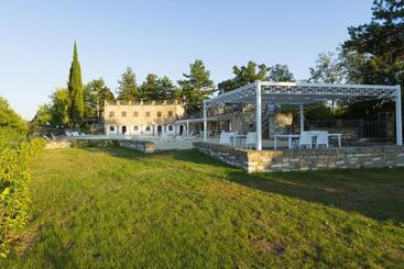 هتل Villa Serra Alta
