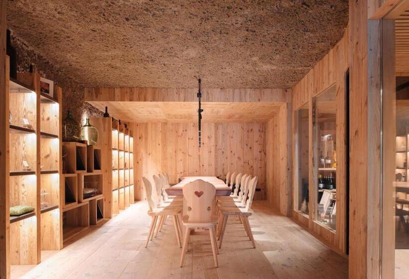 Weingut & Genusshotel Spitalerhof Superior