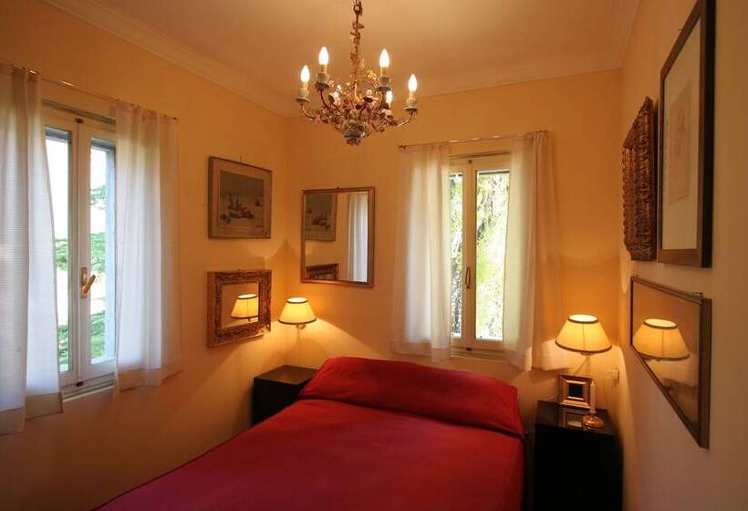 تختخواب و صبحانه Castrum Di Serravalle