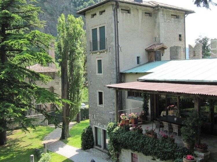 تختخواب و صبحانه Castrum Di Serravalle
