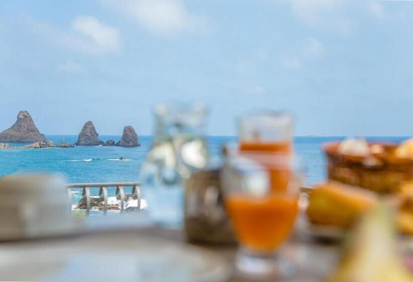 تختخواب و صبحانه La Terrazza