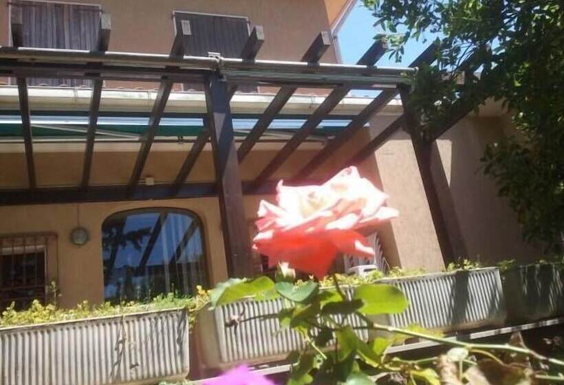 تختخواب و صبحانه Villa Edera