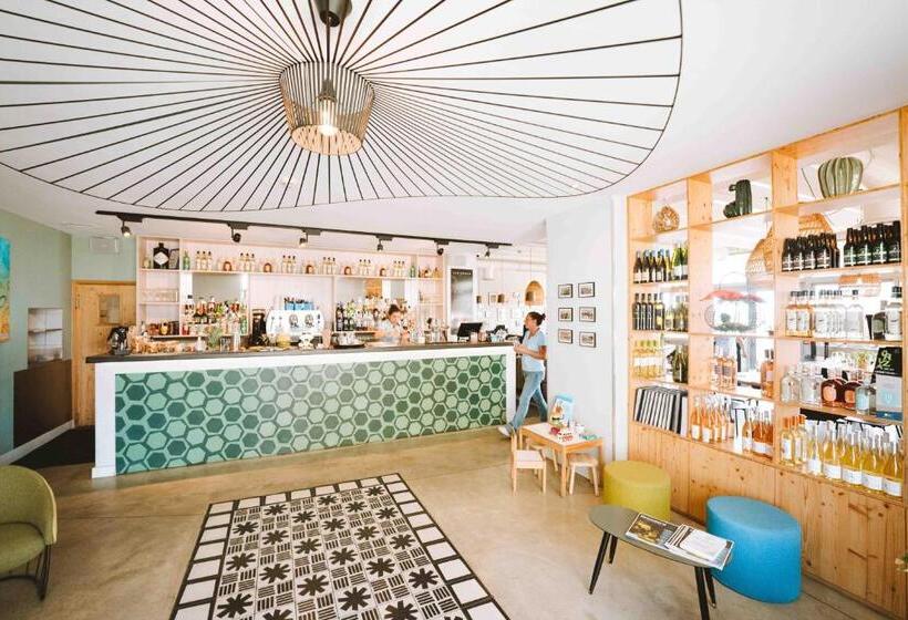 هتل Cafe Miramar