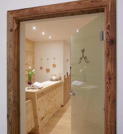 هتل Chalet Vites Mountain