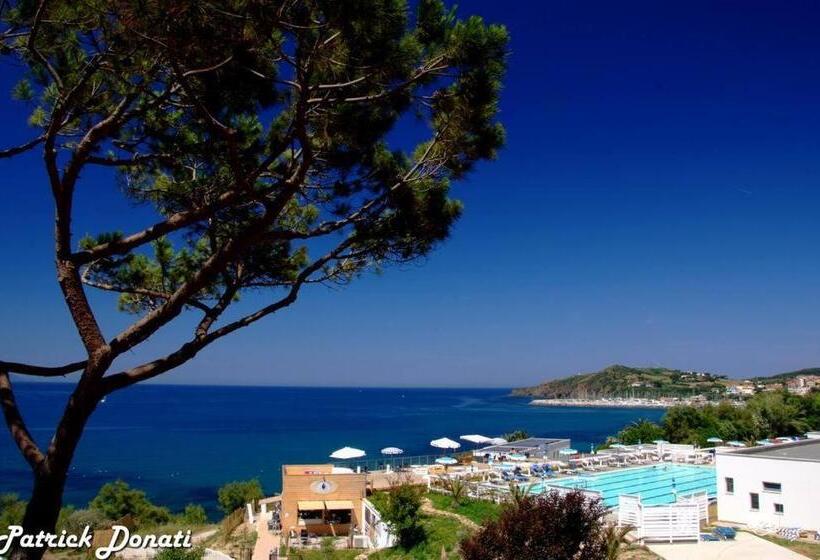 בית מלון כפרי La Rosa Dei Venti Resort