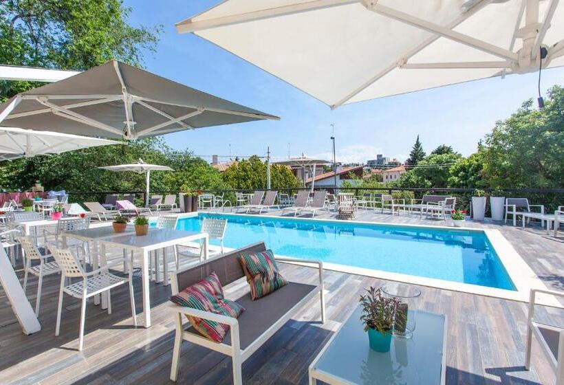 هتل Villa Borgo Duino