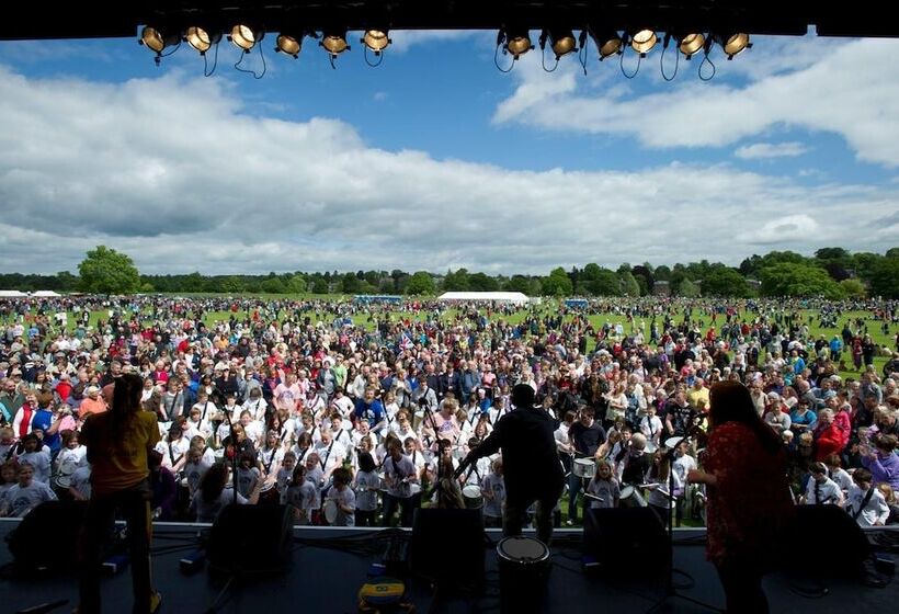 Perth Youth Hostel And Apartments