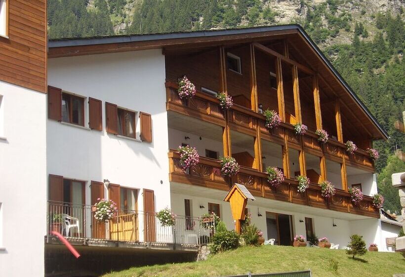 إقامة Baita Dei Pini