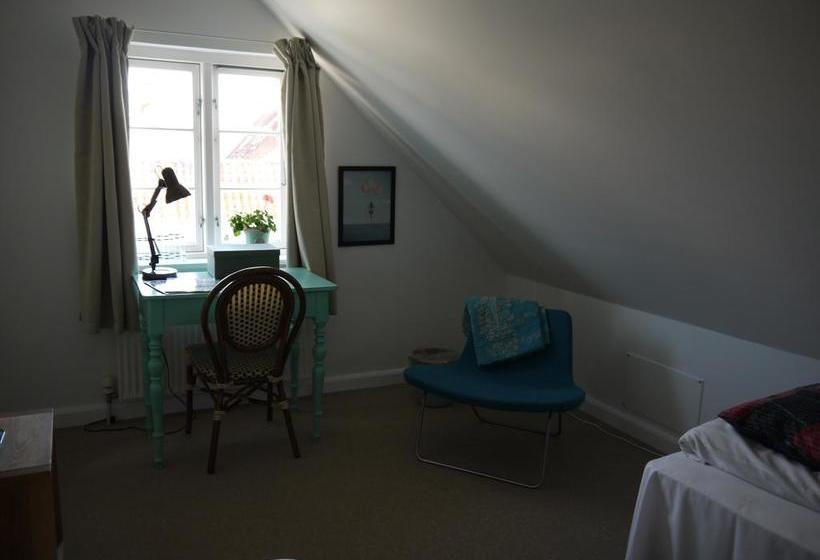 Femmasteren Hotel & Hostel