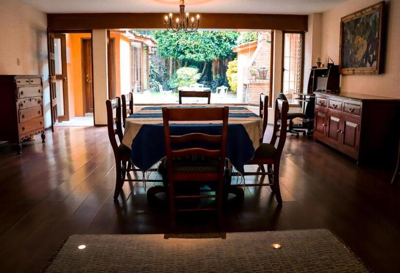 تختخواب و صبحانه Ayenda Suites Cuija