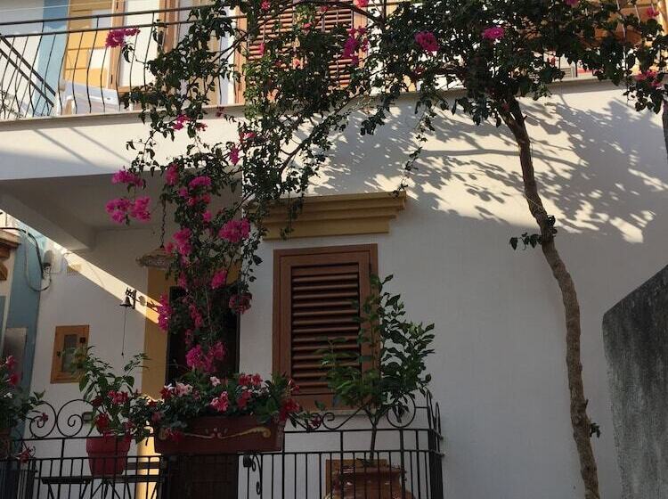تختخواب و صبحانه La Casa Di Ivana