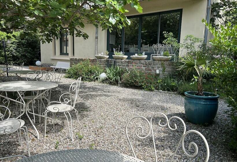 تختخواب و صبحانه La Villa Carcassonne