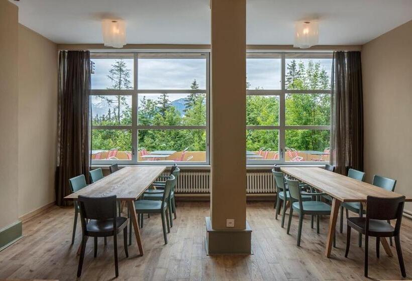 Cransmontana Youth Hostel