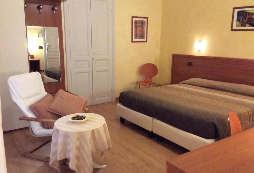 Отель Albergo Fiorenza & Banksia Meublè