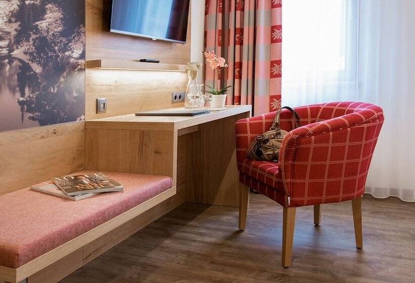 Отель Bergkristall
