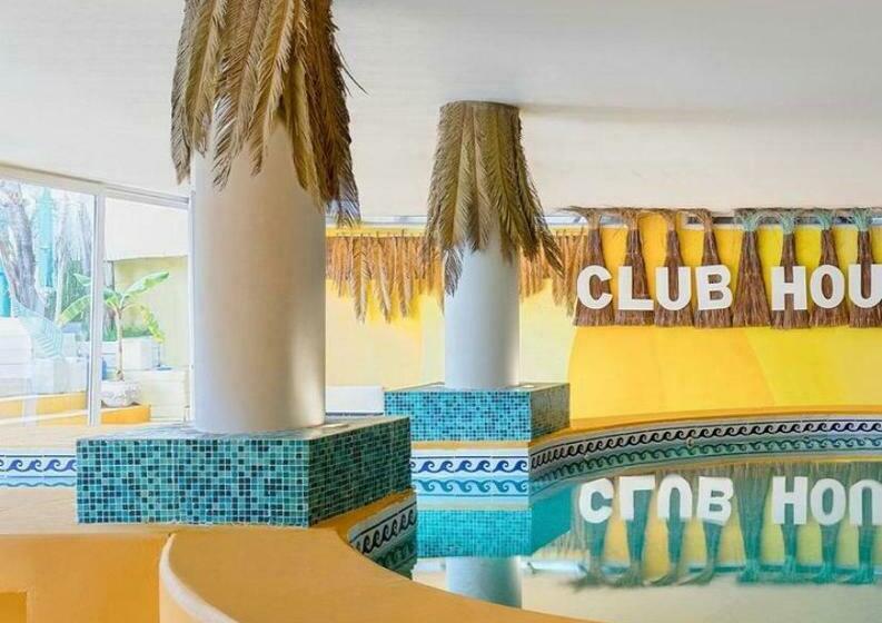 هتل Club House