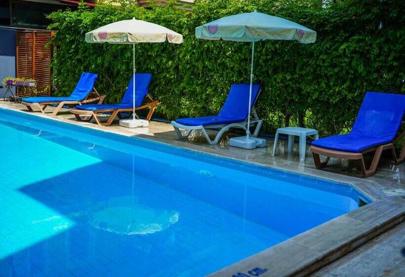 هتل Four Seasons Apart