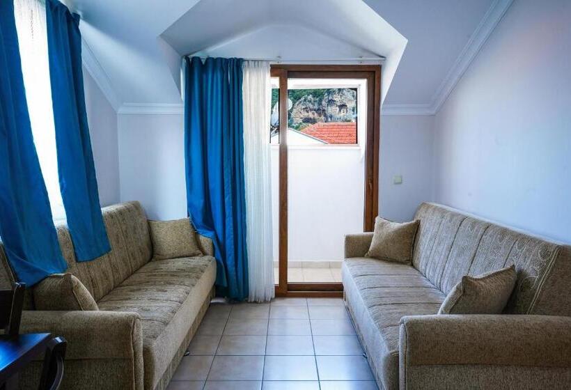 هتل Four Seasons Apart