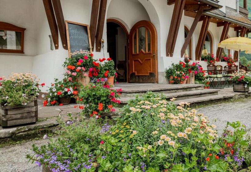 Отель Gasthof Schwarzer Adler