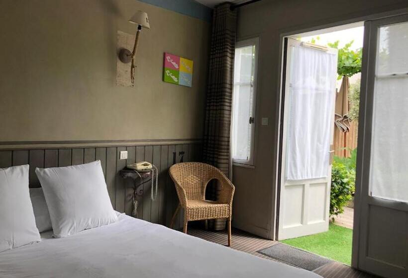 هتل Hôtel Le Vieux Gréement