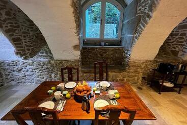 هتل Sci Les Remparts De Mirepoix