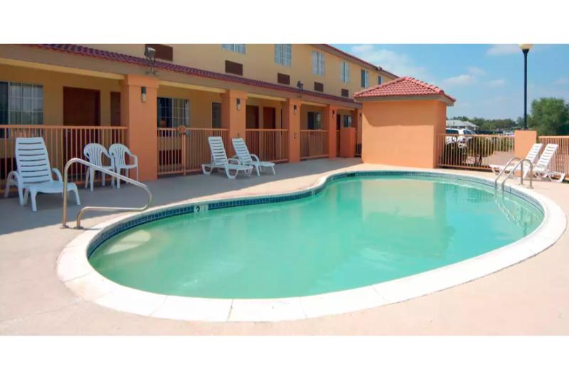 هتل Rodeway Inn