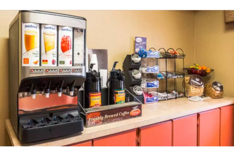 בית מלון כפרי Rodeway Inn