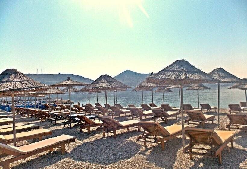 בית מלון כפרי Vila Kalcuni Sarande