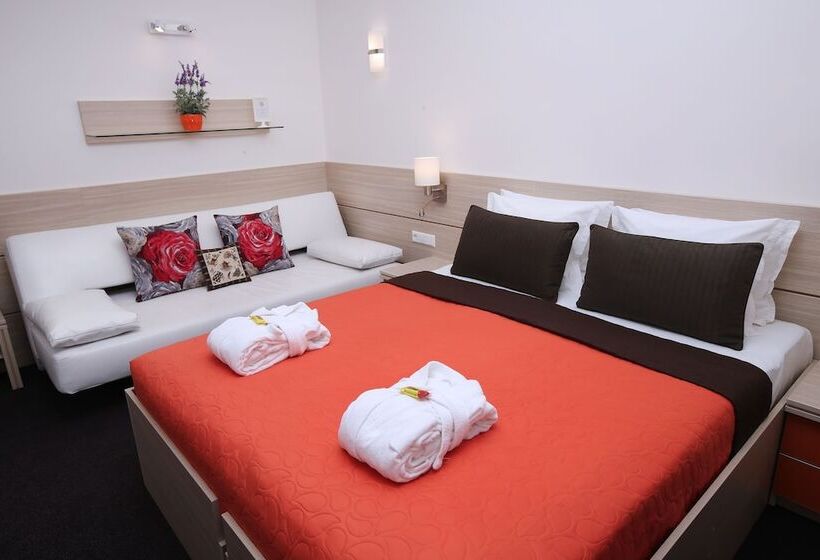 هتل Villa Lana