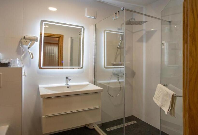 تختخواب و صبحانه Villa Ana Split