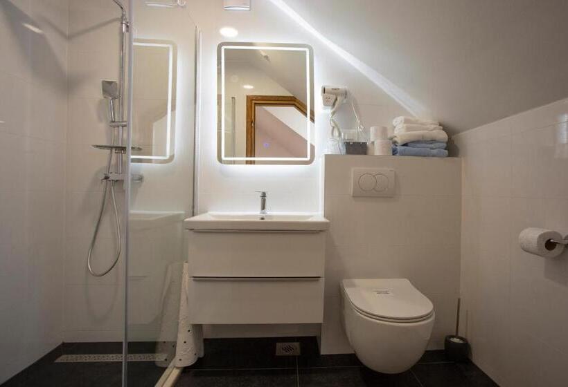 تختخواب و صبحانه Villa Ana Split