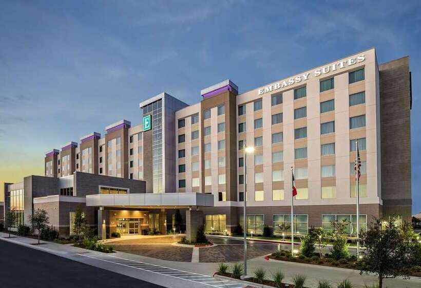 هتل Embassy Suites By Hilton College Station, Tx