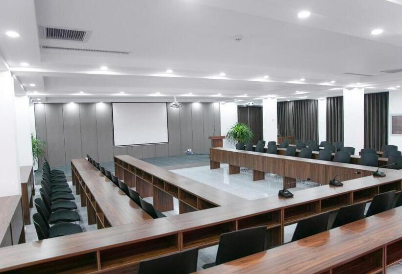 هتل Holiday Inn Express Chengde Downtown, An Ihg