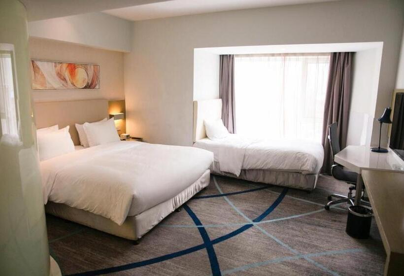 هتل Holiday Inn Express Chengde Downtown, An Ihg